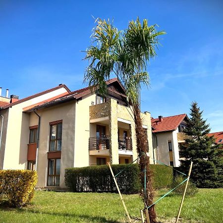 Luxus Golf Apartment Buk Luaran gambar