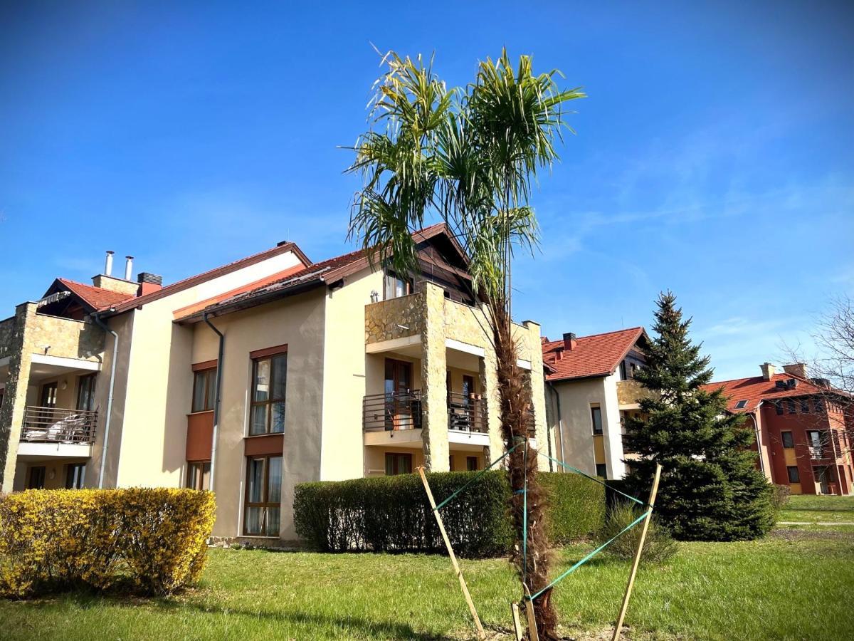 Luxus Golf Apartment Buk Luaran gambar