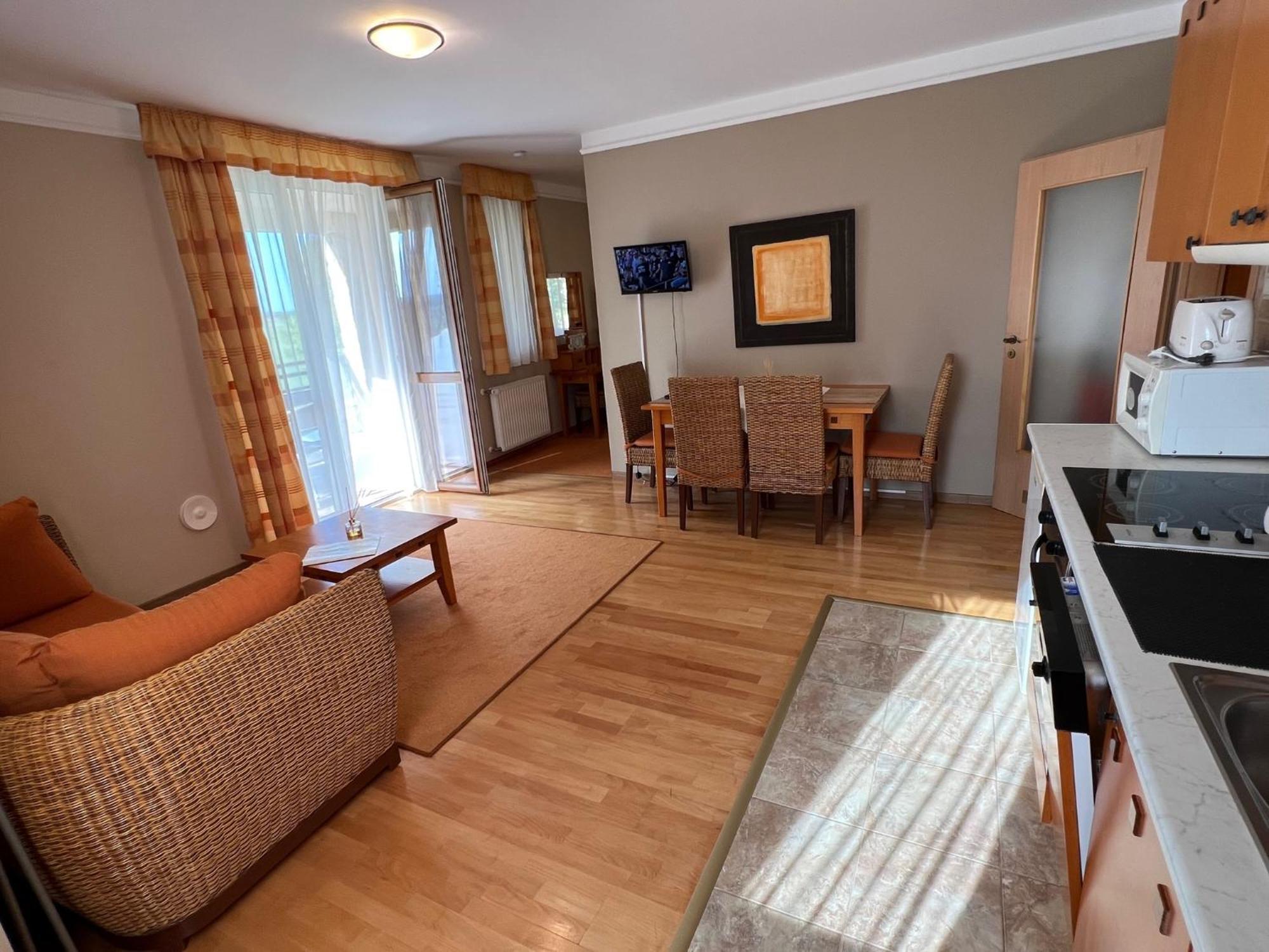 Luxus Golf Apartment Buk Luaran gambar
