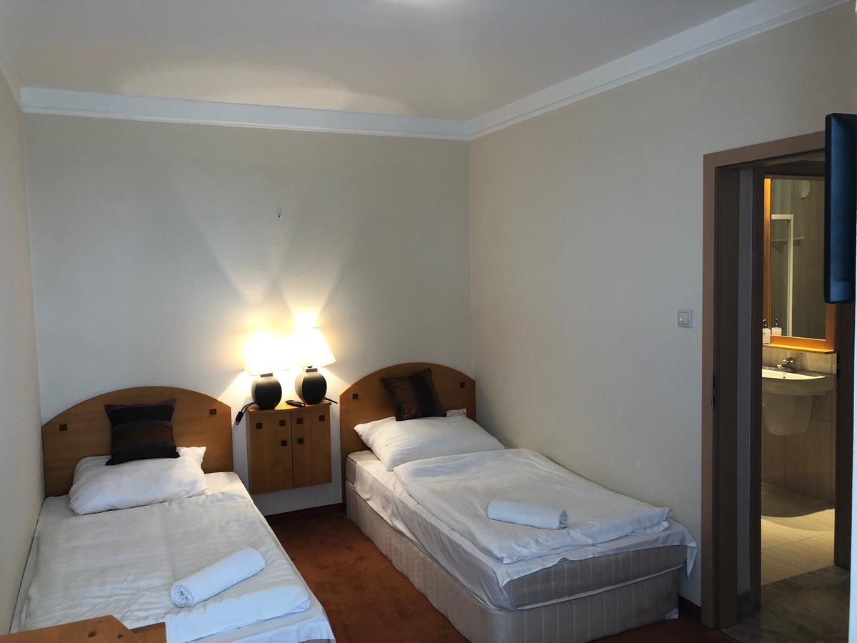 Luxus Golf Apartment Buk Luaran gambar