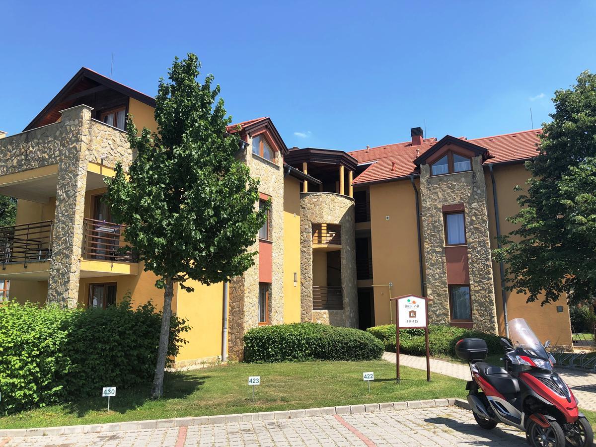Luxus Golf Apartment Buk Luaran gambar